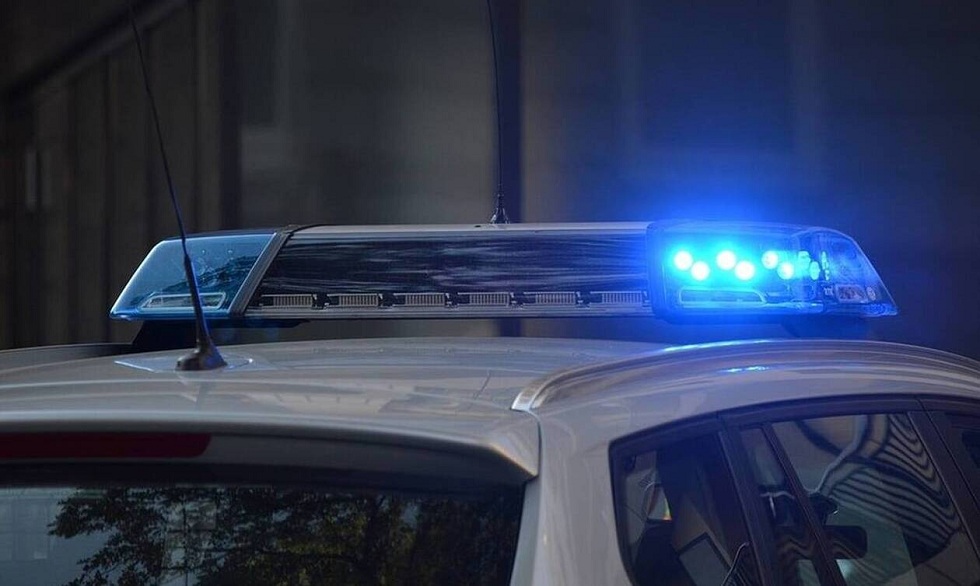 Σάλος σε γειτονιά – Γδύθηκε και άρχισε να χορεύει ολόγυμνη (pics)