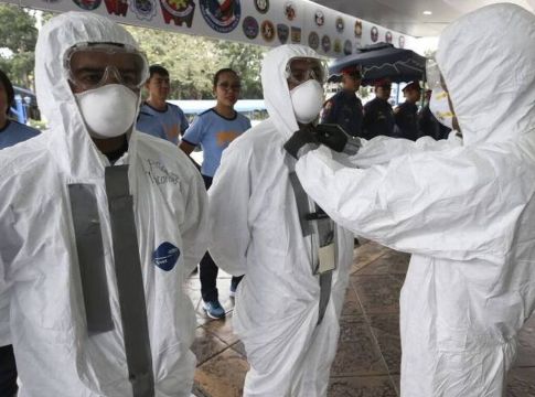 Κορονοϊός: Νόσησε από τον ιό και άλλαξε χρώμα – Απίστευτες εικόνες