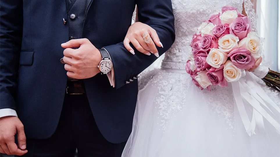 Κορωνοϊός: Στον «πάγο» οι γάμοι – Τι λένε οι επαγγελματίες για την «απώλεια» της σεζόν