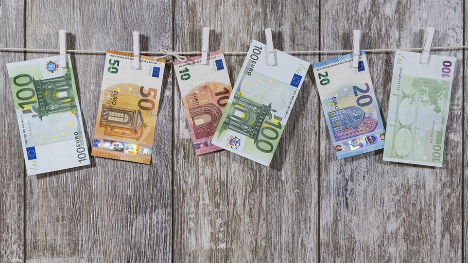 Κορονοϊός – Χαρτονομίσματα ή κέρματα: Δείτε ποια είναι μεγαλύτερη πηγή μόλυνσης
