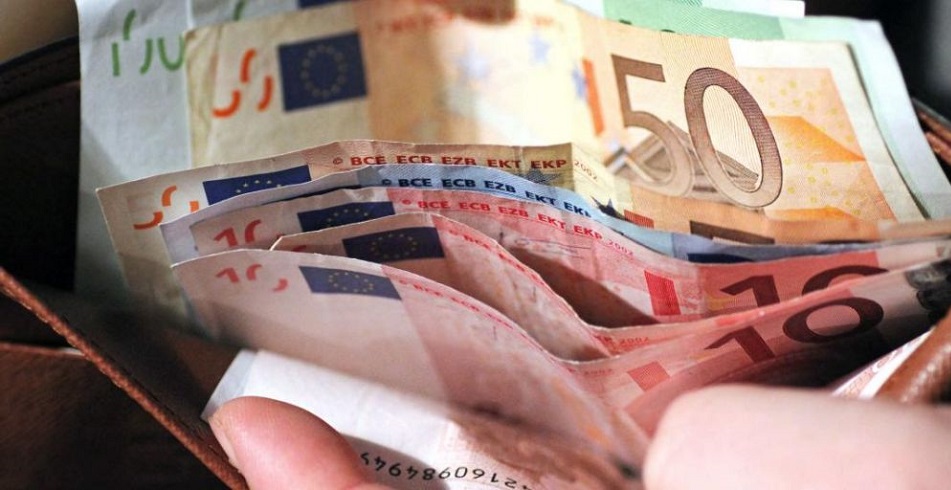 Κορωνοϊός: Πώς και πότε θα καταβληθούν τα 800 ευρώ