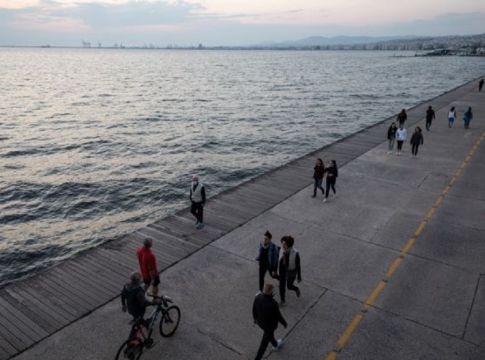 Κορωνοϊός: Δείτε ολόκληρο το σχέδιο της κυβέρνησης για την άρση των μέτρων