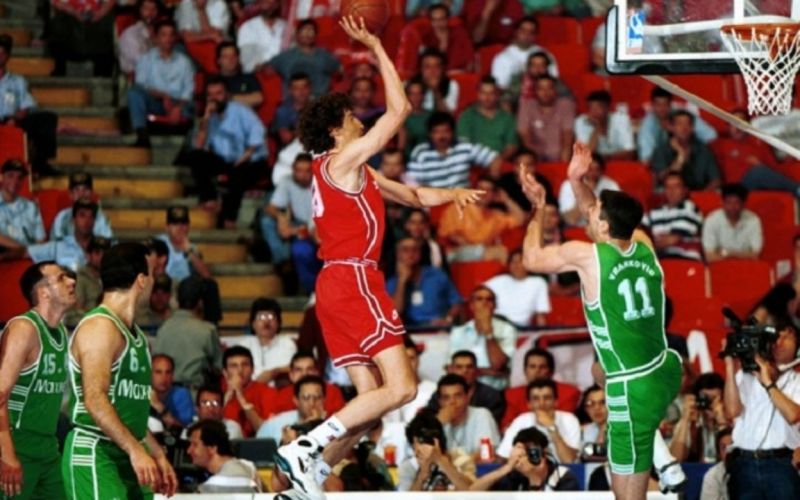 Όταν ο Ολυμπιακός θριάμβευσε στο πρώτο ευρωπαϊκό ντέρμπι «αιωνίων» στο Τελ Αβίβ (vid)