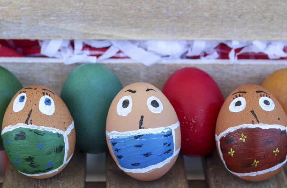 Απίστευτη πατέντα: Τσούγκρισαν αβγά από… διαφορετικούς ορόφους