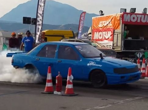 Οδηγός αγώνων ταχύτητας άδειαζε φαρμακεία (pic & vid)