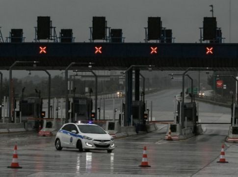 Κοροναϊός : Η κυβέρνηση «πάτησε το κουμπί» σε αυστηρότερα μέτρα – Κλειστά διόδια και «τσουχτερά» πρόστιμα