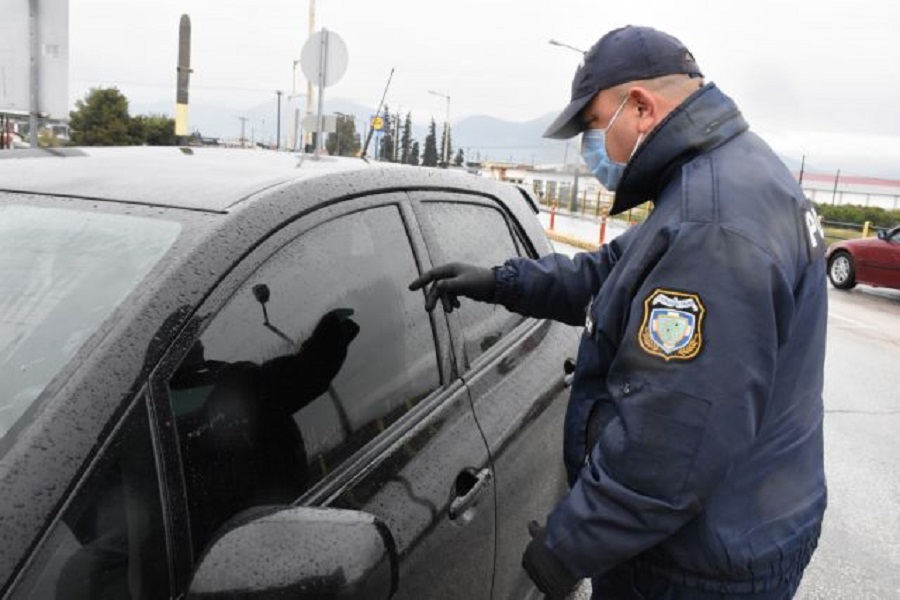 Απαγόρευση κυκλοφορίας: Εξετάζονται αύξηση προστίμων και μπλόκο σε εκτός έδρας μετακινήσεις