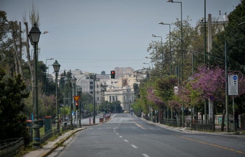 «Επιστροφή στην κανονικότητα»: Ποιες πτυχές του σχεδίου προβληματίζουν ειδικούς και Μαξίμου