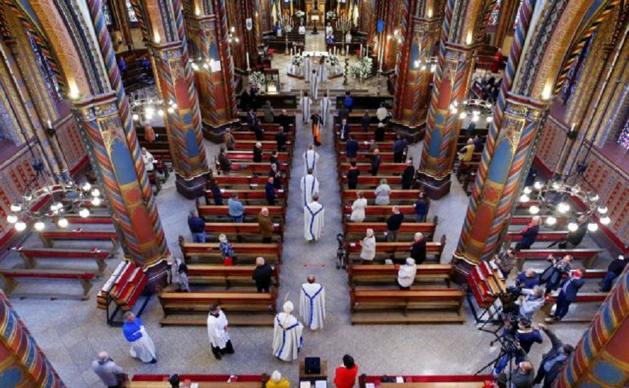 Κορονοϊός Γερμανία: Περισσότερα από 150 κρούσματα συνδέονται με εκκλησίες