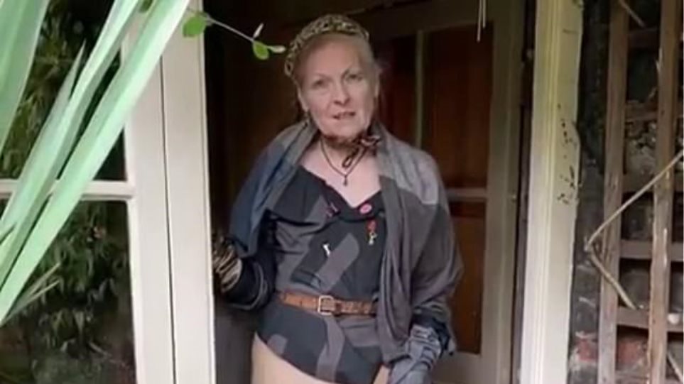 Η 79χρονη Βίβιεν Γουέστγουντ με φύλλο συκής στα επίμαχα σημεία στέλνει μήνυμα στους Βρετανούς