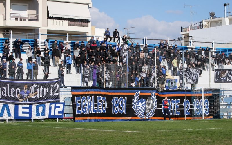 «Υπέρ των δύο ομίλων στη Football League»