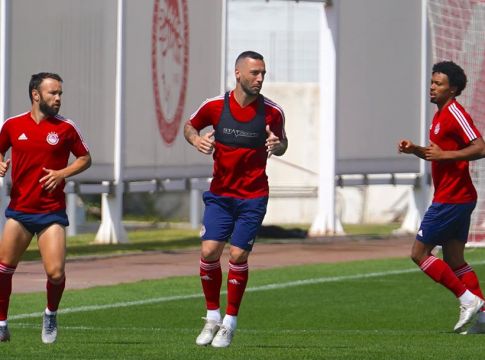 «Κλικ» από την προπόνηση του Ολυμπιακού (pics)