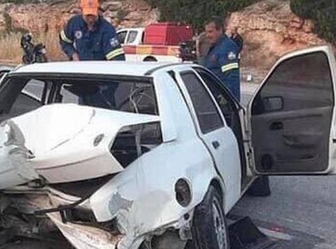 Σοβαρό τροχαίο για γνωστή Ελληνίδα ηθοποιό: Διαλύθηκε το αυτοκίνητό της (pics)