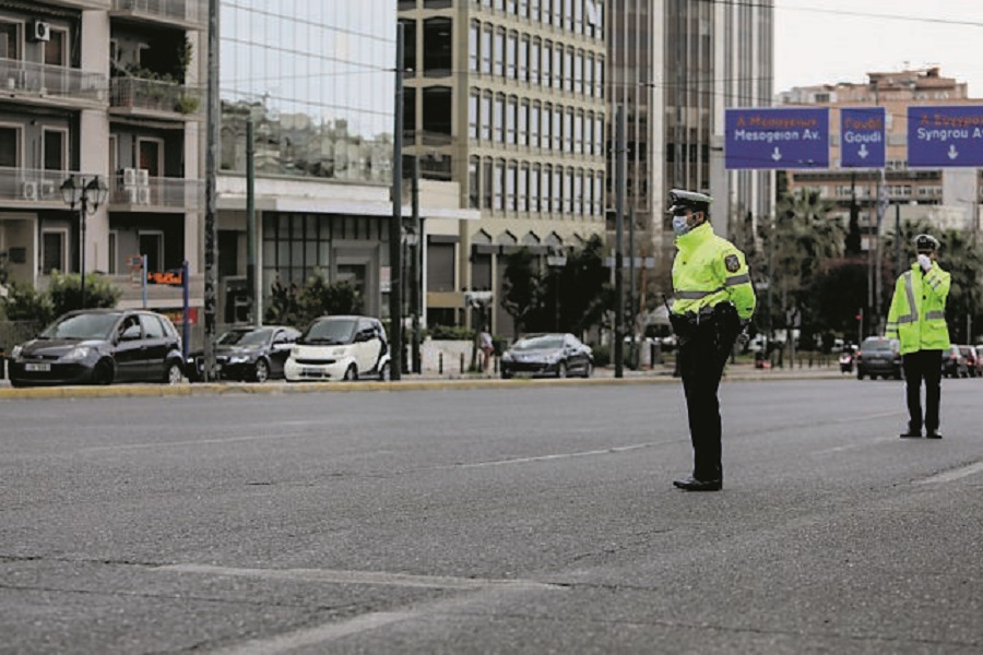 Άρση μέτρων – Εξαδάκτυλος: Με τη σταδιακή άρση πιο εύκολη η λήψη μέτρων αν χρειαστεί