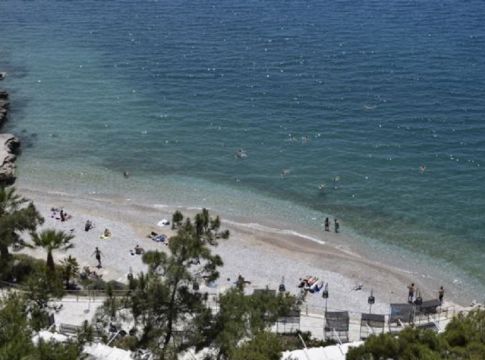 Το πιο παράξενο καλοκαίρι της ζωής μας: Πώς θα λειτουργούν ξενοδοχεία και εστιατόρια, τι θα γίνει με τα αεροδρόμια