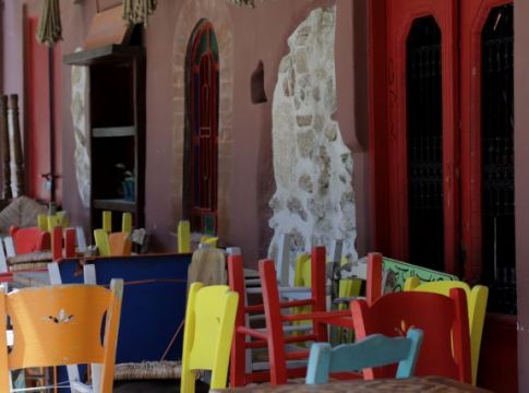 Άρση μέτρων: Ολοκληρώνεται τη Δευτέρα η επιστροφή στην κανονικότητα – Οι νέοι κανόνες για εστίαση και ταξίδια