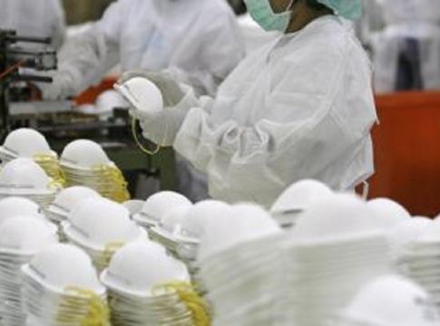 Κορωνοϊός: Πώς να χρησιμοποιείτε σωστά τις μάσκες – Απαντούν οι ειδικοί