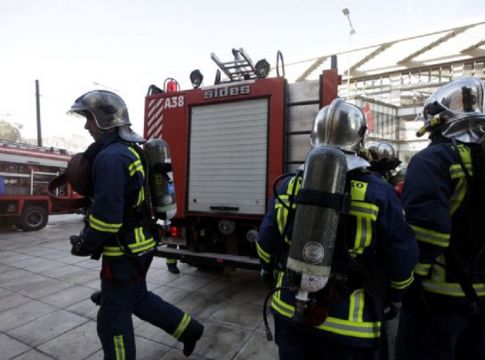 Συναγερμός στην Πυροσβεστική: Φωτιά σε κτίριο στο Μεταξουργείο