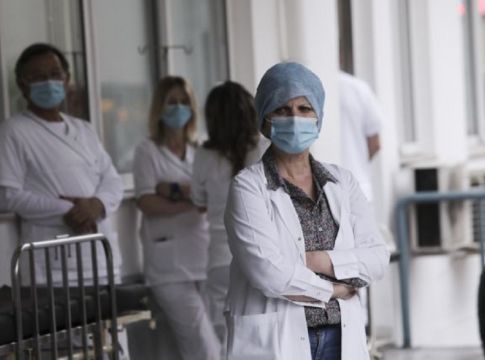 Πέρα από την πρώτη γραμμή: Οι αφανείς ήρωες της πανδημίας