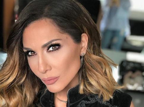 Δέσποινα Βανδή : Το πάρτι για τα γενέθλιά της με τούρτα… «Scrabble»