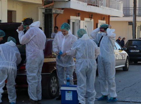 Λάρισα-Κορωνοϊός: Από κηδεία η νέα «έκρηξη» κρουσμάτων στον οικισμό των Ρομά