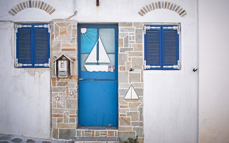 Daily Mail: «Φρένο» από την Ντάουνινγκ Στριτ στα όνειρα των Βρετανών για διακοπές στην Ελλάδα