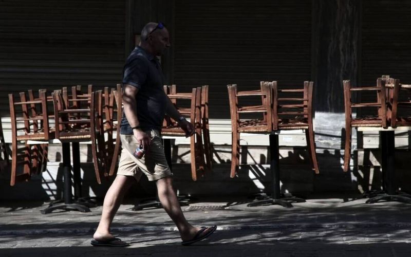 Σχέδιο για μείωση ΦΠΑ στις καφετέριες – Ελαφρύνσεις σε αεροπορικά και ακτοπλοϊκά εισιτήρια