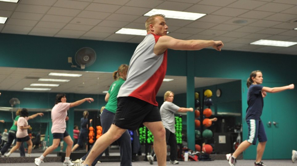 Άνοιγμα γυμναστηρίων: Γιατί υπάρχει δισταγμός; Τι ισχύει για πιλάτες, γιόγκα αλλά και αεροβικά προγράμματα