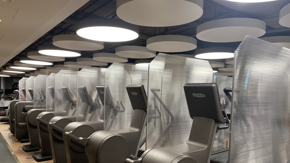 Πλεξιγκλάς στα γυμναστήρια – Θα ακολουθήσει η Ελλάδα το παράδειγμα του Χονγκ Κονγκ;