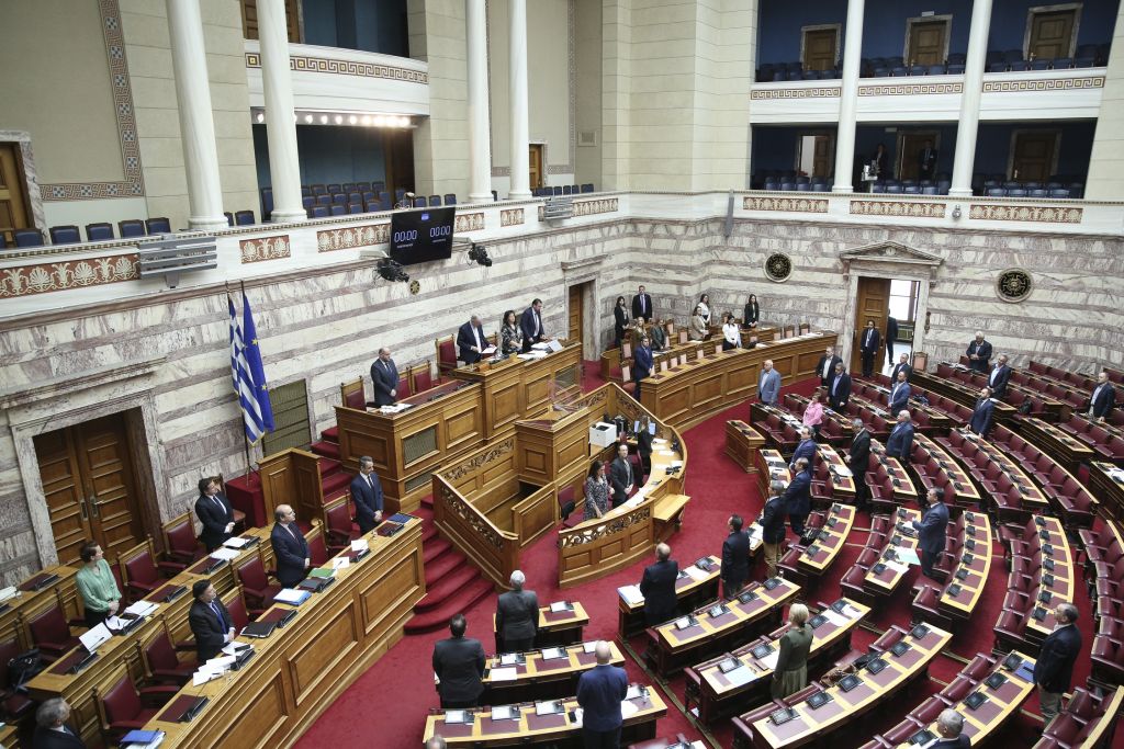 Με τις 158 ψήφους της ΝΔ πέρασε το περιβαλλοντικό νομοσχέδιο