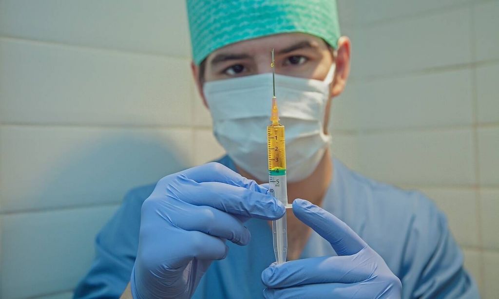 Κορονoϊός: «Αγώνας δρόμου» από τους επιστήμονες για τη δημιουργία εμβολίου – Πόσα είναι υπό ανάπτυξη