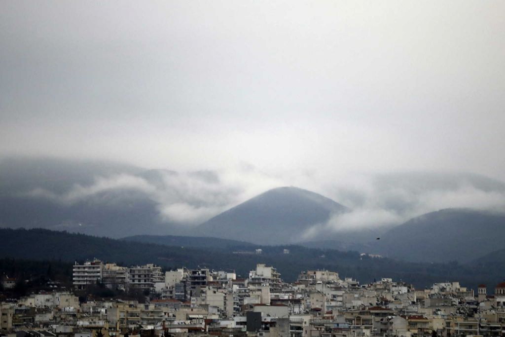 Καιρός : Άστατος την Κυριακή – Πού αναμένονται βροχές, καταιγίδες και χαλάζι