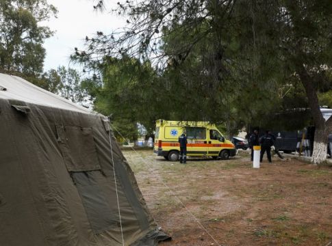 Κορωνοϊός: Εντοπίστηκαν τρία κρούσματα στη δομή στο Κρανίδι