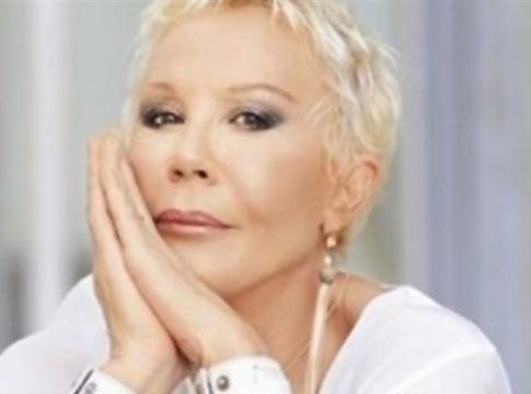 Ζωή Λάσκαρη: Στο φως σπάνιες φωτογραφίες από τον γάμο της με τον Πέτρο Κουτουμάνο