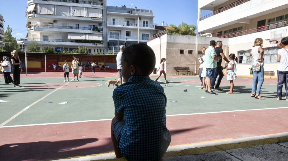 Παιδιά-κορωνοϊός: Πώς λειτουργεί το ένζυμο που «κλείνει την πόρτα» στον ιό για τα παιδιά μικρής ηλικίας