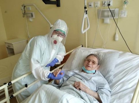 Μια 103χρονη Πολωνή νίκησε τον κορωνοϊό!