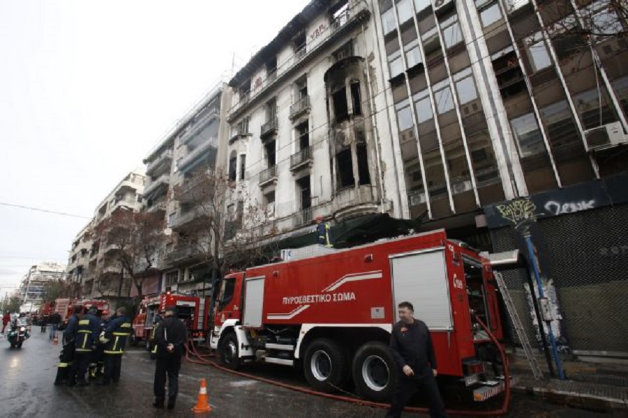 Συναγερμός στην Πυροσβεστική: Φωτιά σε νεοκλασικό στη Σταδίου