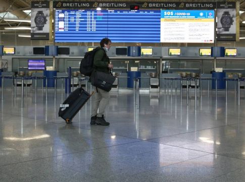 Άρση μέτρων: Μειωμένη κίνηση στο «Ελ. Βενιζέλος» την πρώτη μέρα των πτήσεων στα νησιά