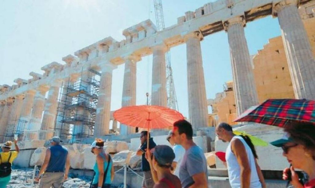 Restart στον τουρισμό: Αγώνας δρόμου από τους ξενοδόχους για να «σωθεί» η χρονιά