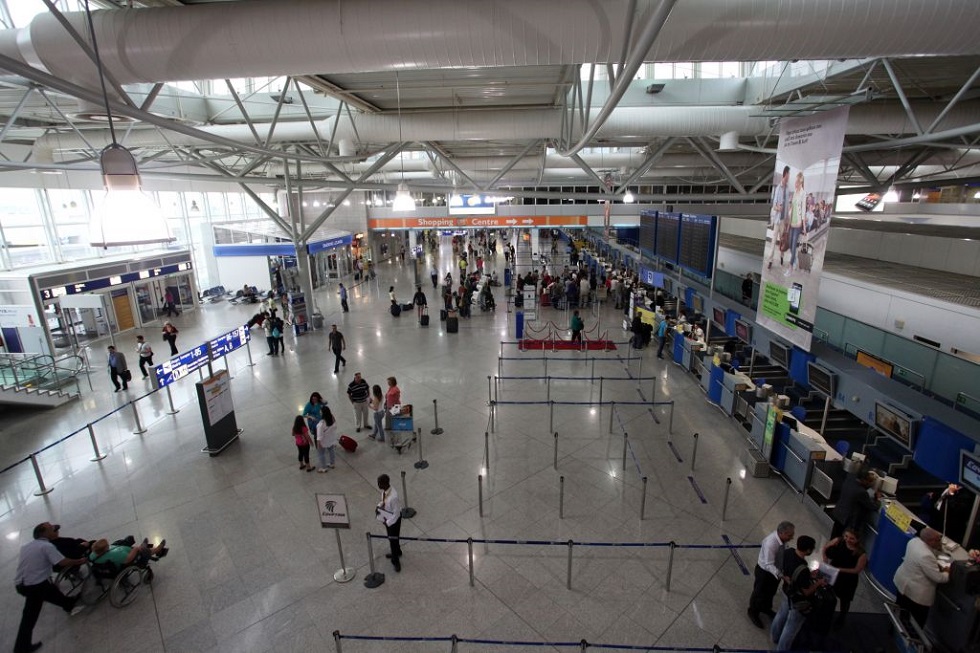 Πτήση από την Ντόχα: «Πρόβα» για τους επόμενους μήνες η διαχείριση των 12 εισαγόμενων κρουσμάτων