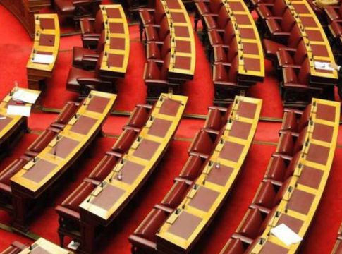 Συγκίνηση! Ελληνίδα υπουργός εξομολογείται: «Θα ήθελα να υιοθετήσω ένα παιδί» (pics)