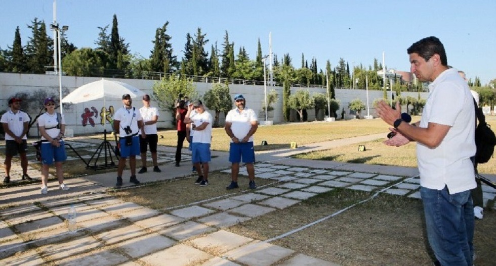 Παρουσία Αυγενάκη η πρώτη προπόνηση της εθνικής τοξοβολίας