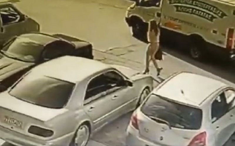 Επίθεση με βιτριόλι: Οι δικαιολογίες της δράστιδος και η περούκα – Νέα στοιχεία για το τηλεφώνημα στο ταξί