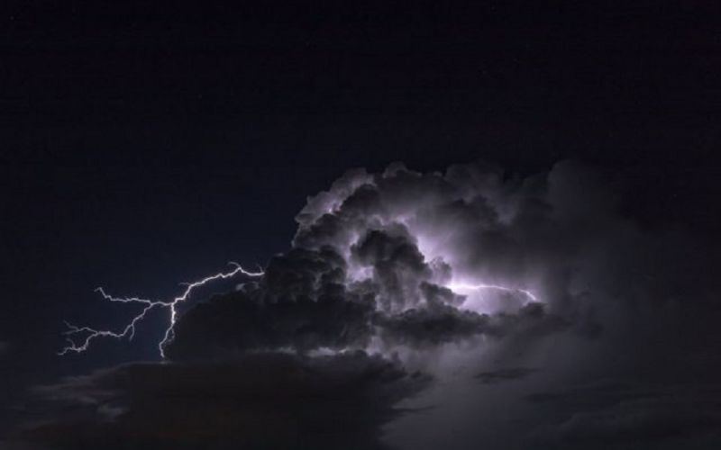 Συγκλονίζει ο σύζυγος 52χρονης που σκοτώθηκε από κεραυνό: Πώς θα τα βγάλω πέρα;