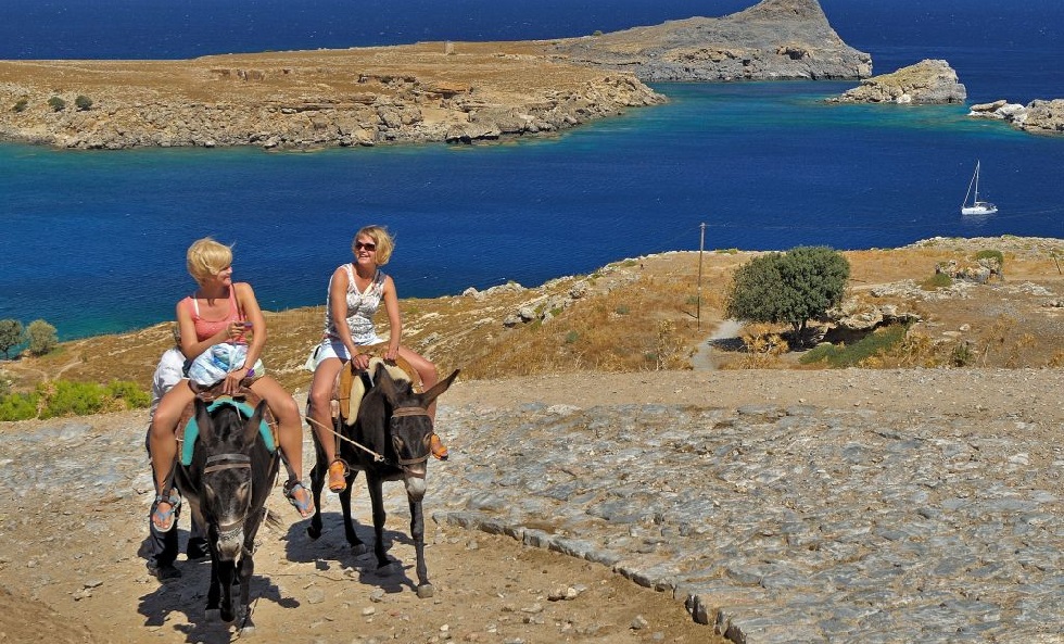 Reuters: Από 20-25 χώρες το πρώτο κύμα τουριστών στην Ελλάδα
