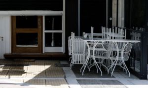 Άρση μέτρων – Βρετανία: Τον Ιούλιο ανοίγουν οι επιχειρήσεις εστίασης