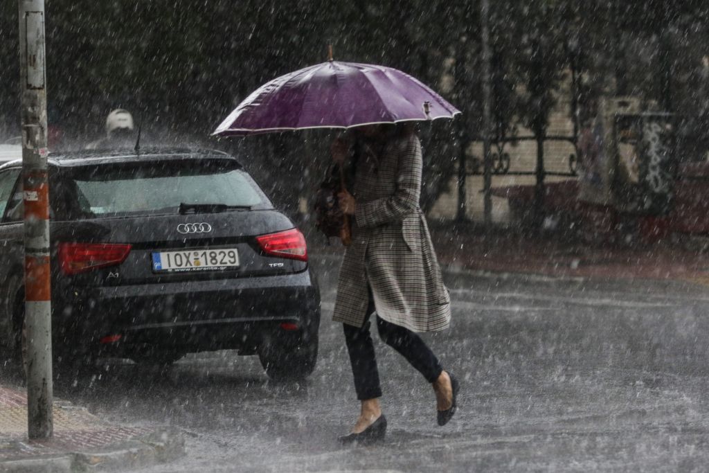 Έκτακτο δελτίο καιρού με βροχές, καταιγίδες και χαλάζι – Δείτε πού