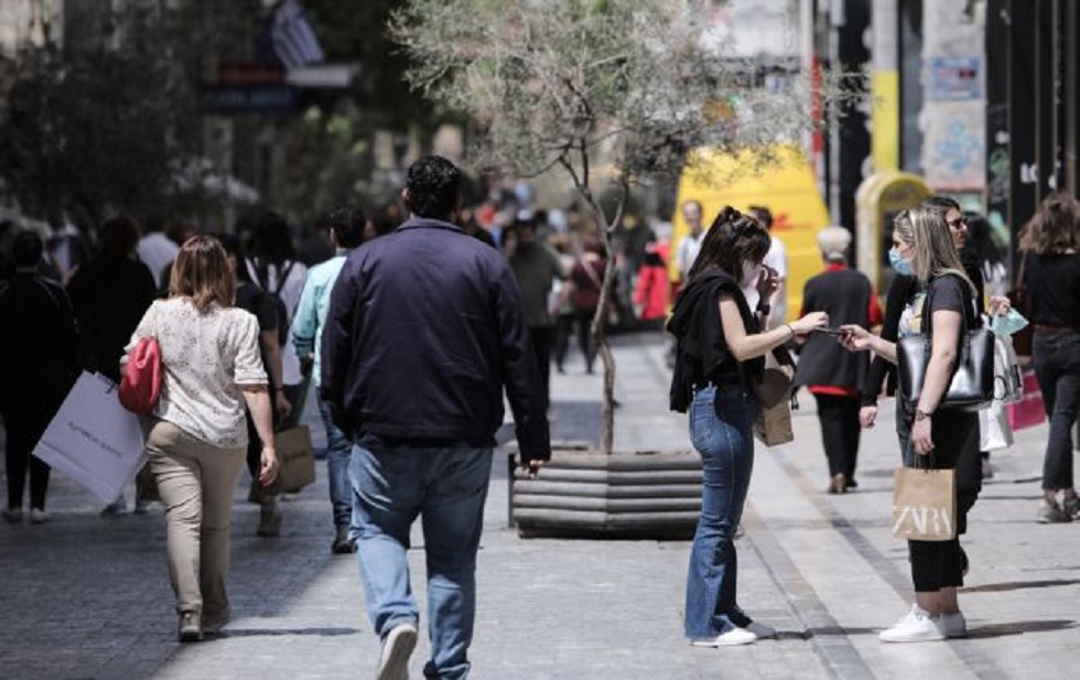 Τι αλλάζει από αύριο στην καθημερινότητά μας: Πώς θα μπαίνουμε στα εμπορικά κέντρα, πώς θα ταξιδεύουμε