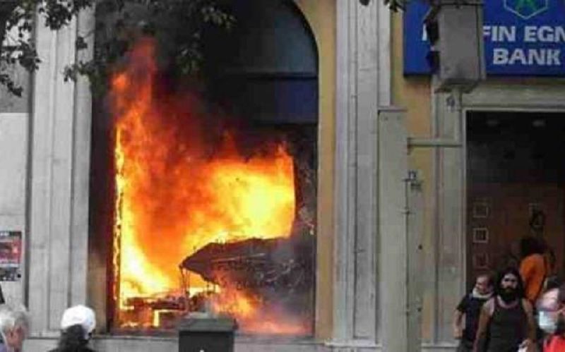 Marfin: Να ακυρώσει τη «φιέστα» ο Μητσοτάκης ζητά ο ΣΥΡΙΖΑ – Τι απαντά ο Πέτσας