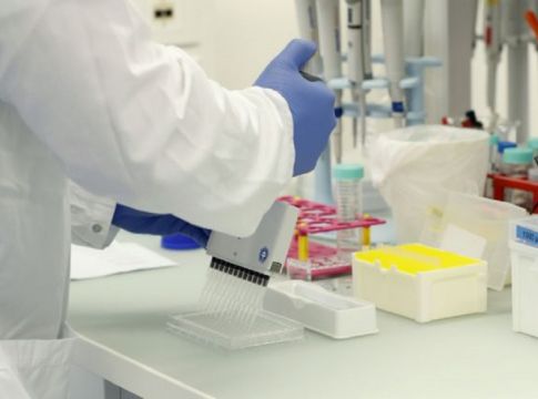 Κοροναϊός : Ξεκίνησε η χορήγηση πλάσματος με αντισώματα σε ασθενείς στην Ελλάδα